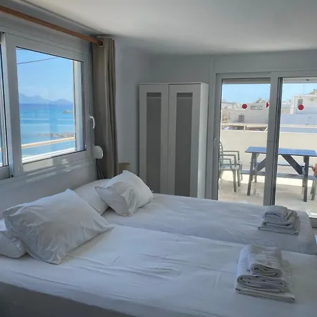 Annoula And アパート *