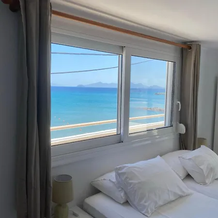 Annoula And Lägenhet